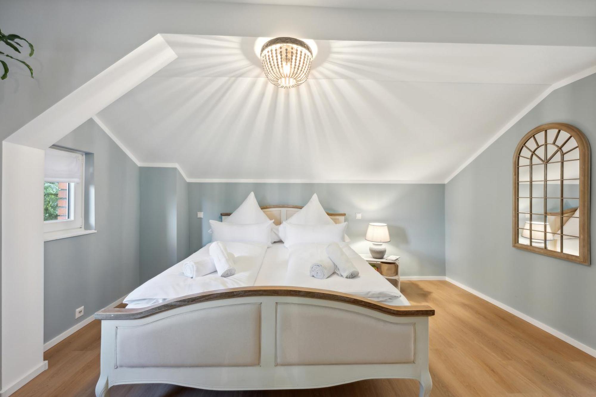 Altstadt Apartment Am Wasser Mit Parkplatz Und Grossem Garten バート・クロイツナハ エクステリア 写真