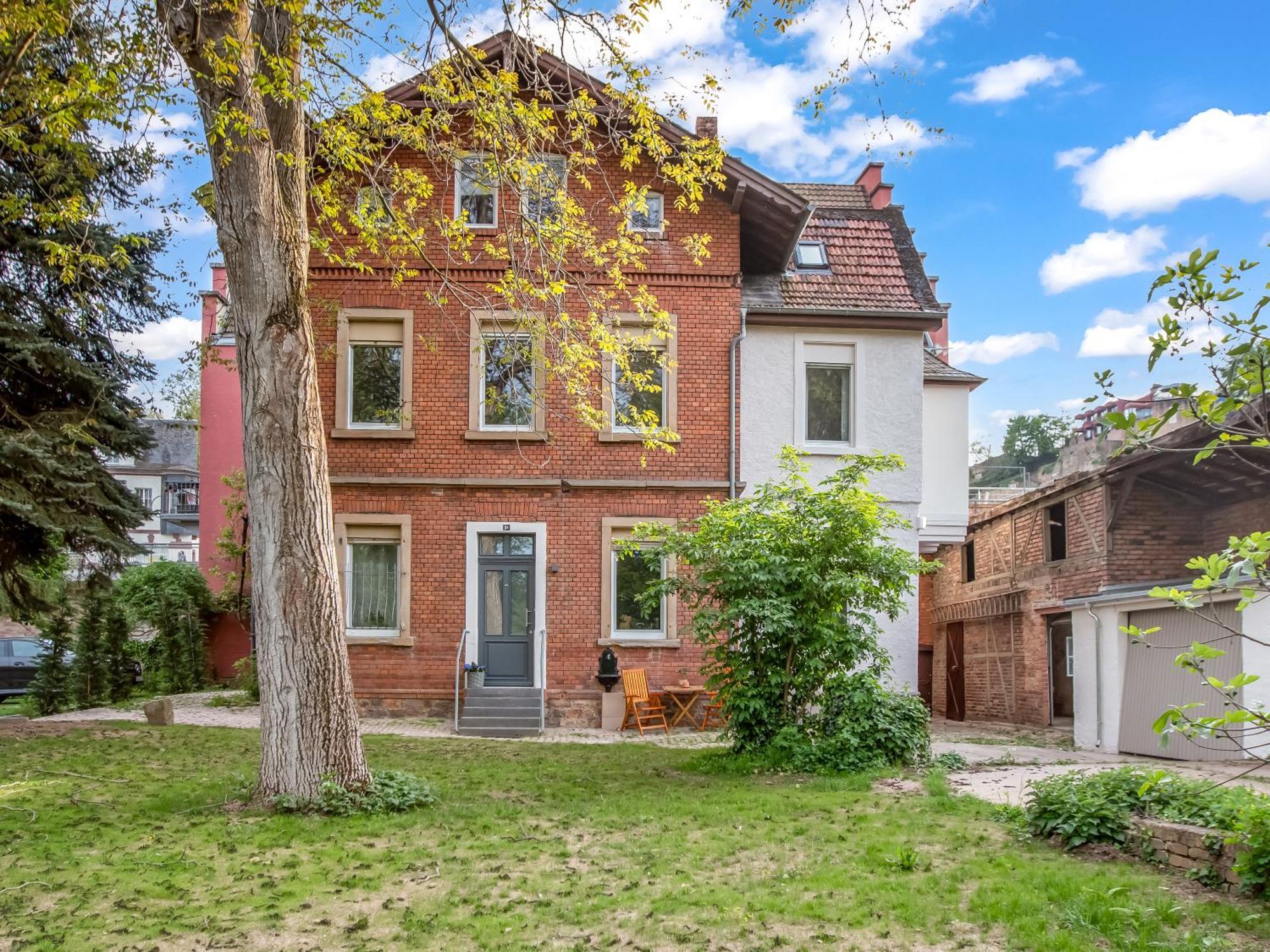 Altstadt Apartment Am Wasser Mit Parkplatz Und Grossem Garten バート・クロイツナハ エクステリア 写真